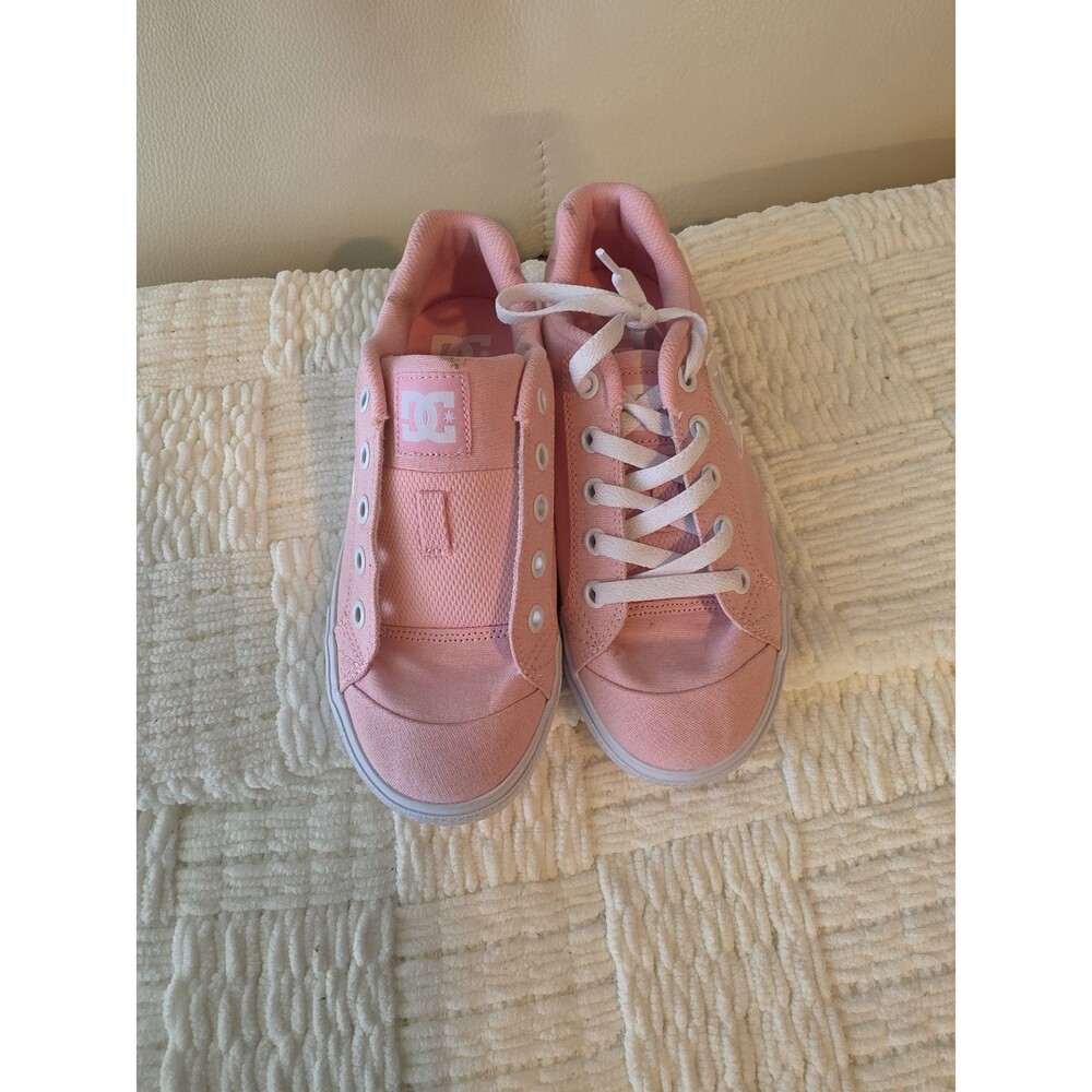 DC Chelsea TX Sneakers Sz 6